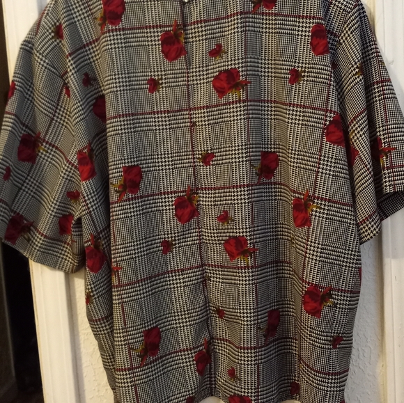 CST Floral Plus Size Blouse - Picture 5 of 7